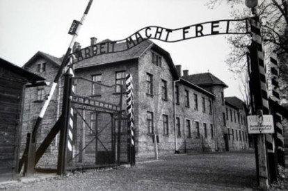 pic-A-U-Auschwitz concentration camp gate